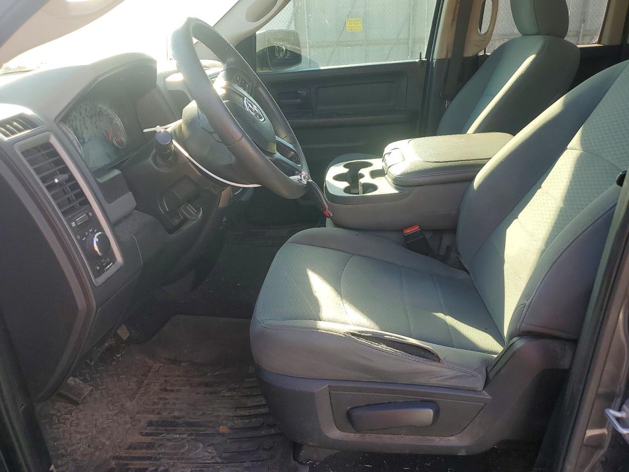 2018 RAM 1500 ST photo 13