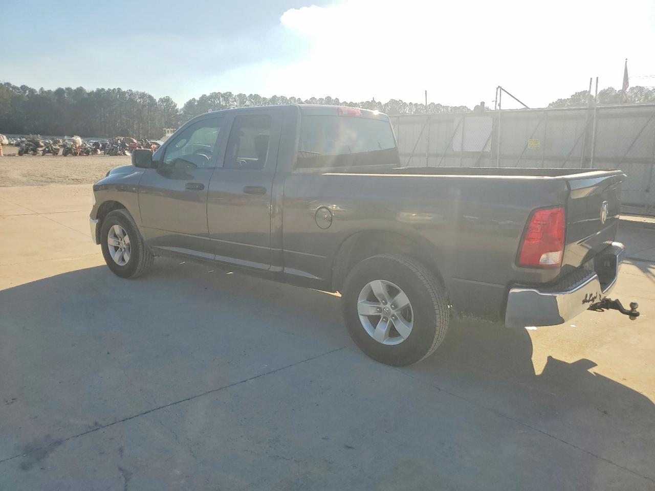 2018 RAM 1500 ST photo 3