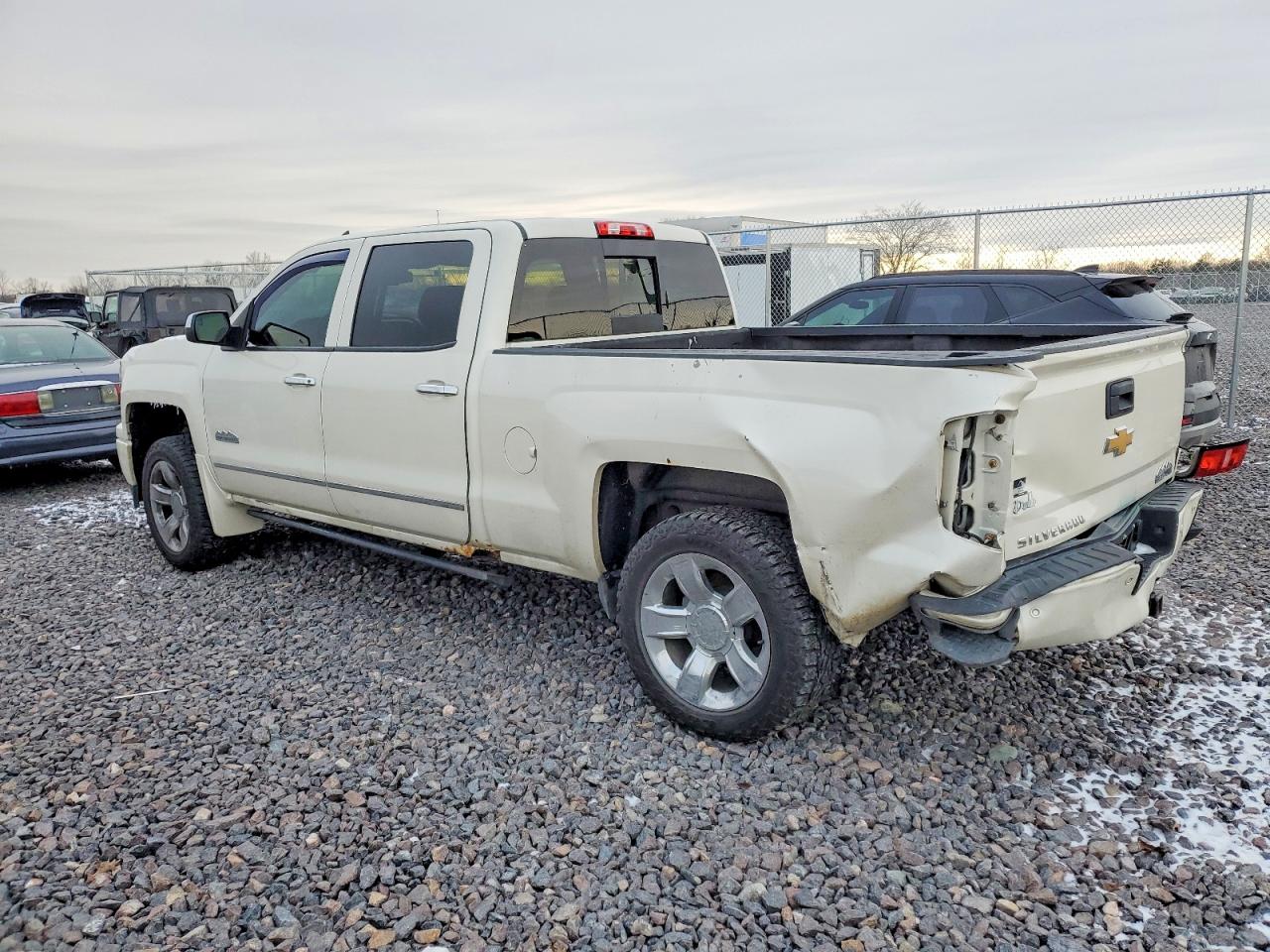 2014 CHEVROLET SILVERADO K1500 HIGH COUNTRY photo 3