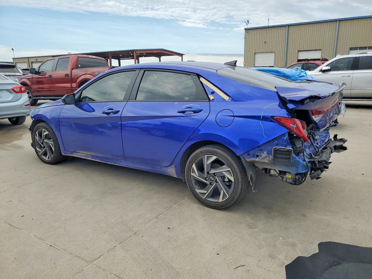 2025 HYUNDAI ELANTRA BLUE photo 2