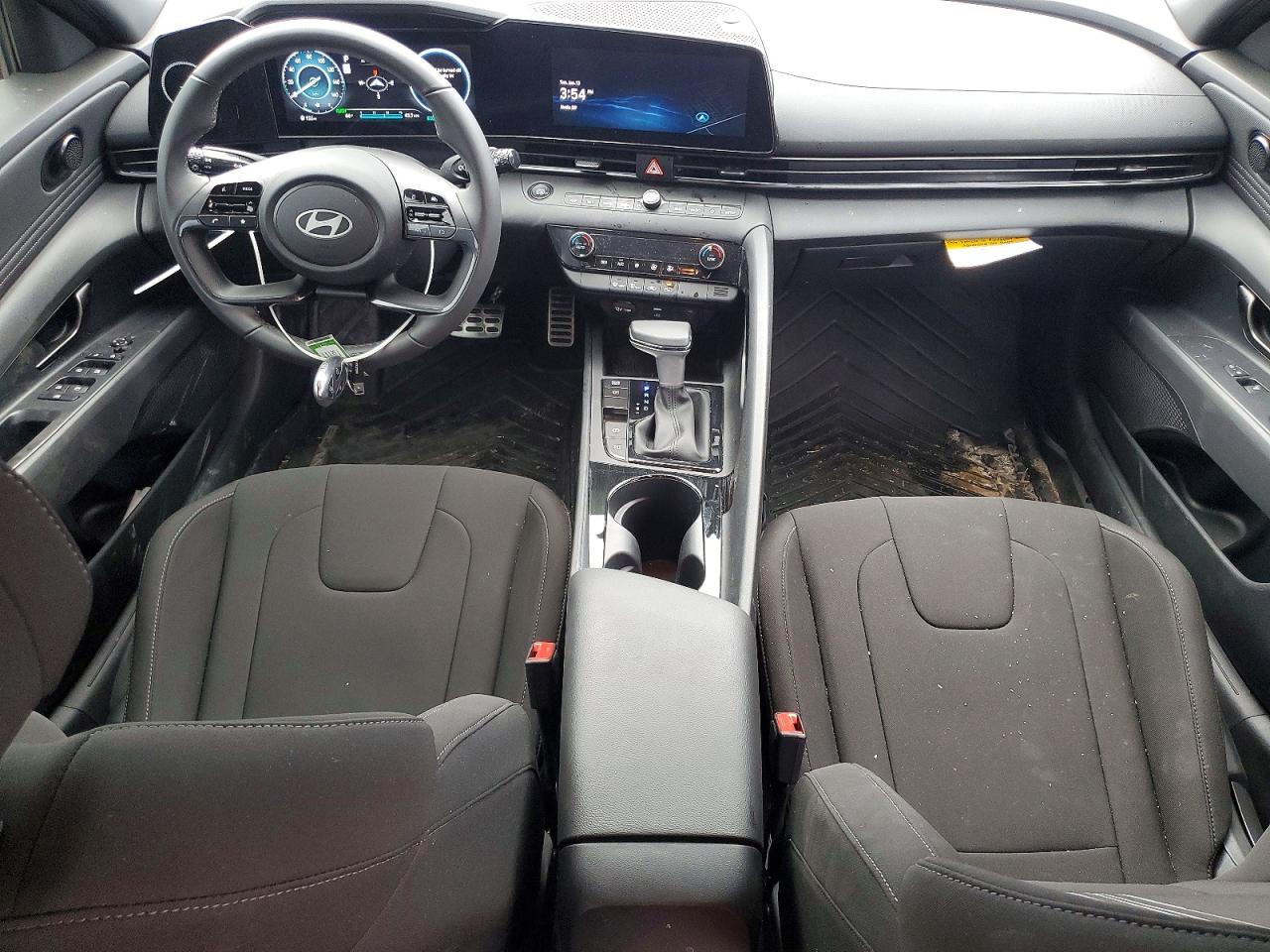 2025 HYUNDAI ELANTRA BLUE photo 8