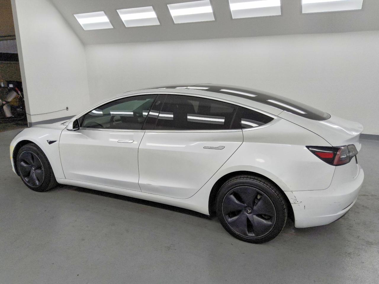 2020 TESLA MODEL 3 photo 2