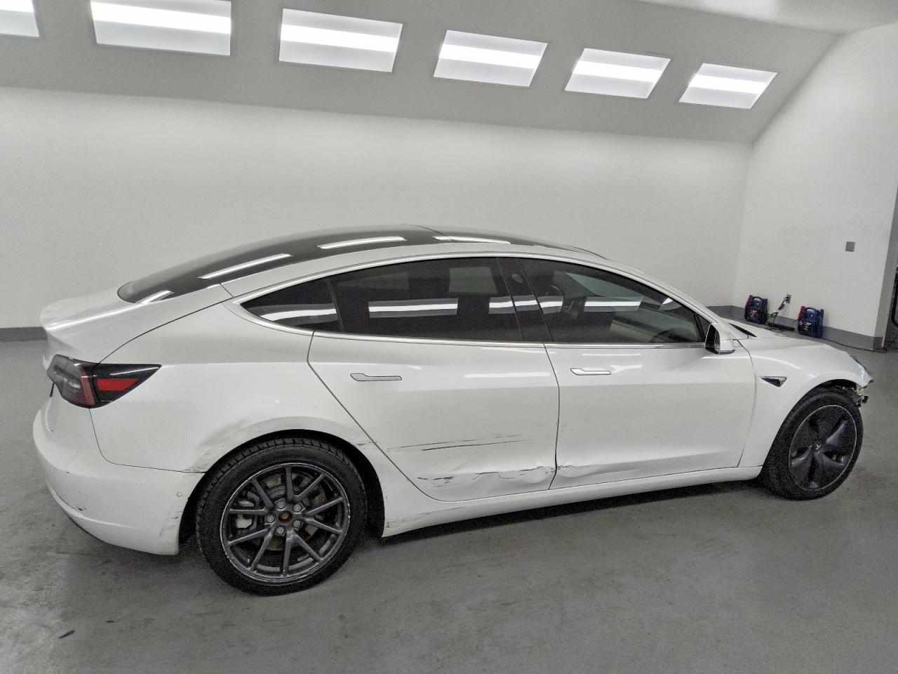2020 TESLA MODEL 3 photo 3