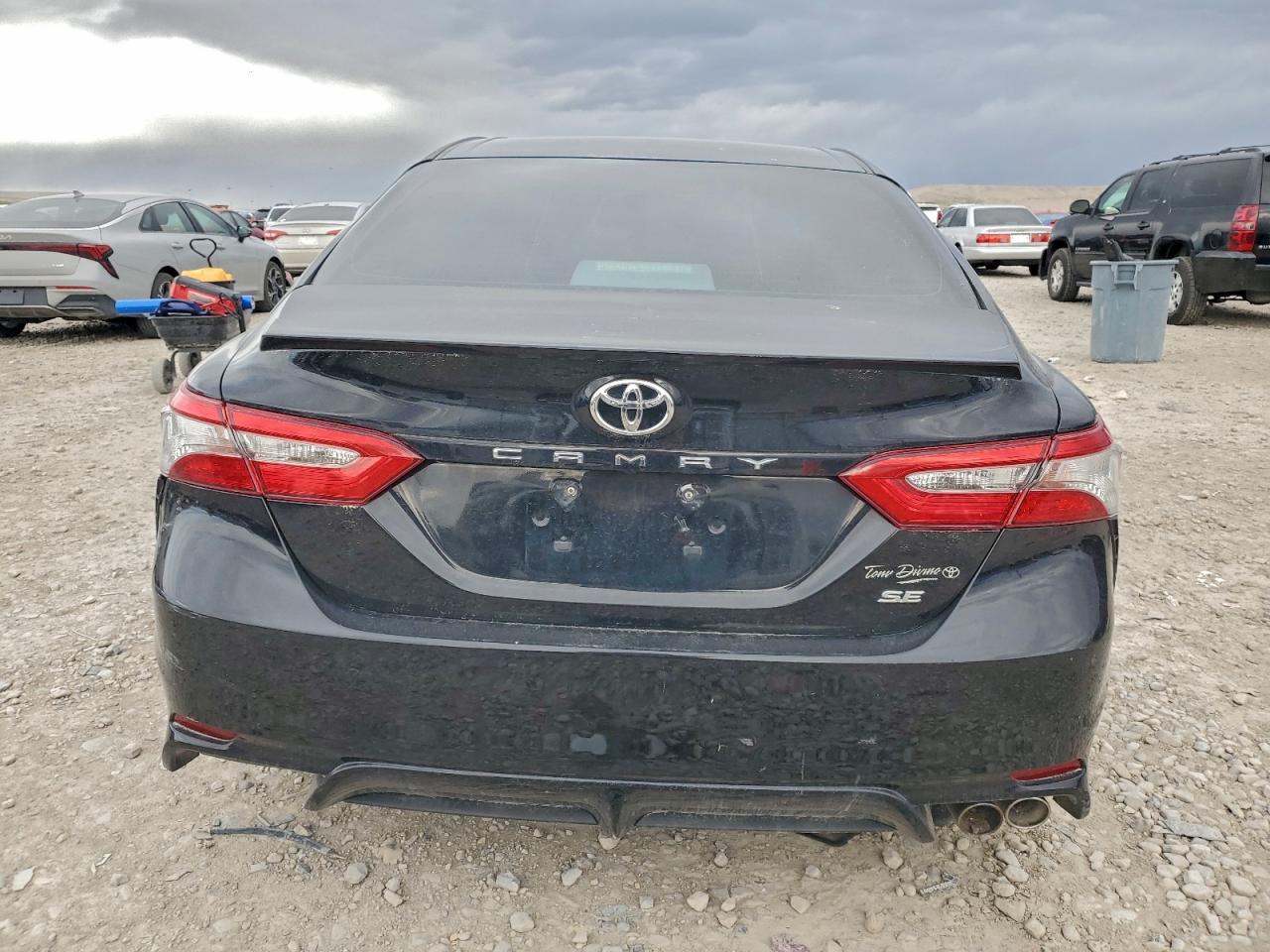 2018 TOYOTA CAMRY L photo 6