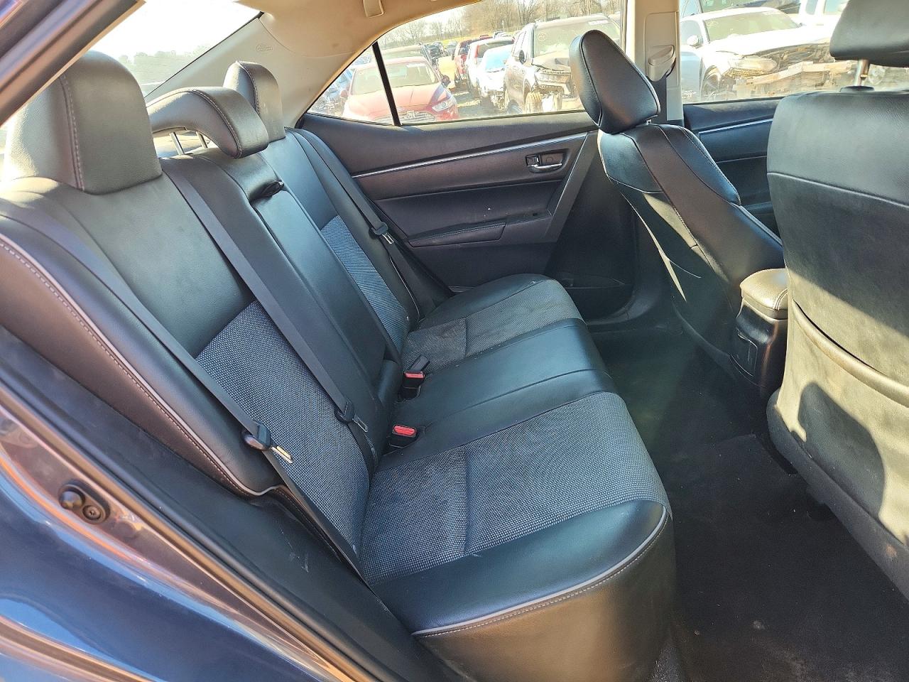2015 TOYOTA COROLLA L photo 28