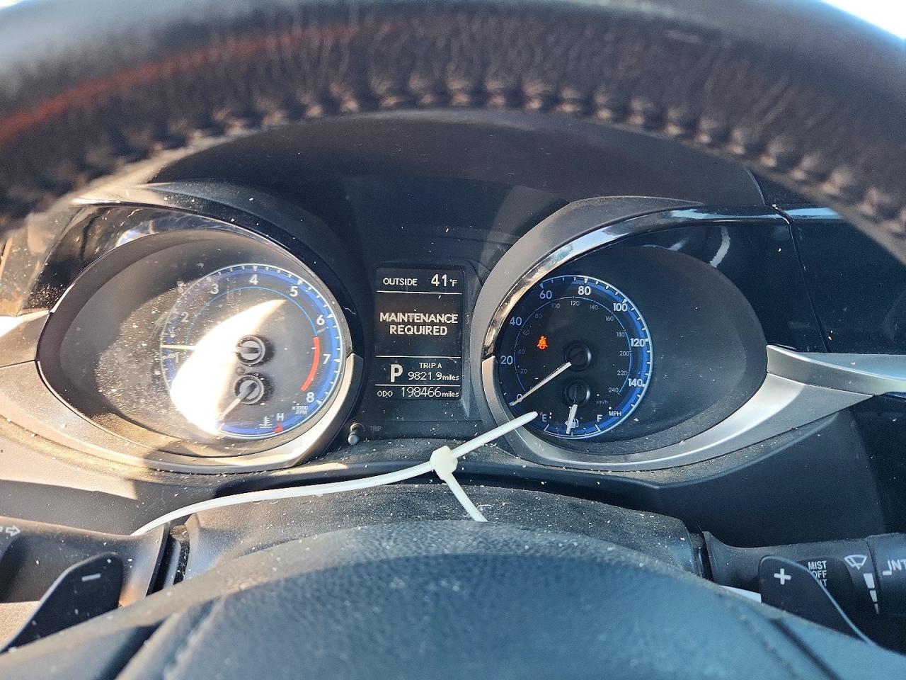 2015 TOYOTA COROLLA L photo 25