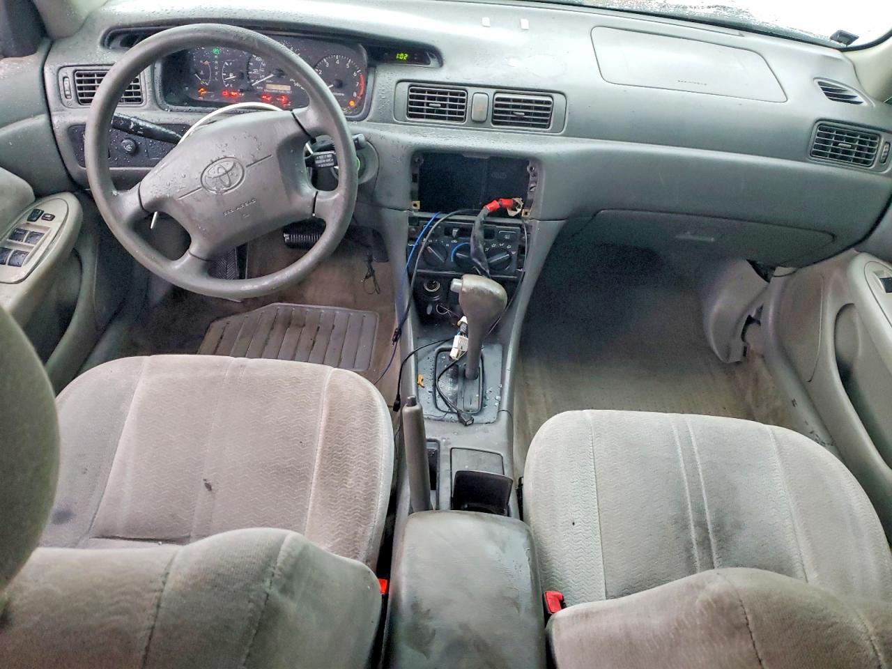 1997 TOYOTA CAMRY CE photo 8