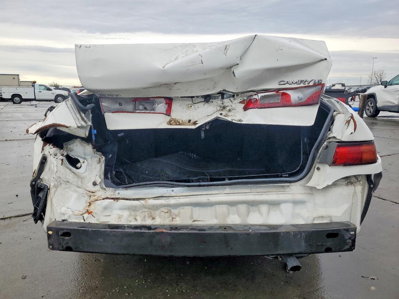 1997 TOYOTA CAMRY CE photo 6