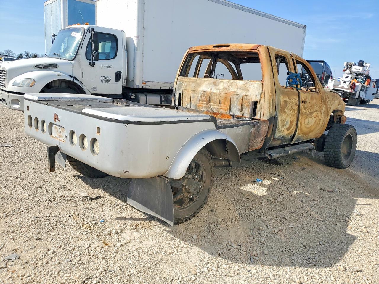 2013 CHEVROLET SILVERADO K3500 LT photo 3