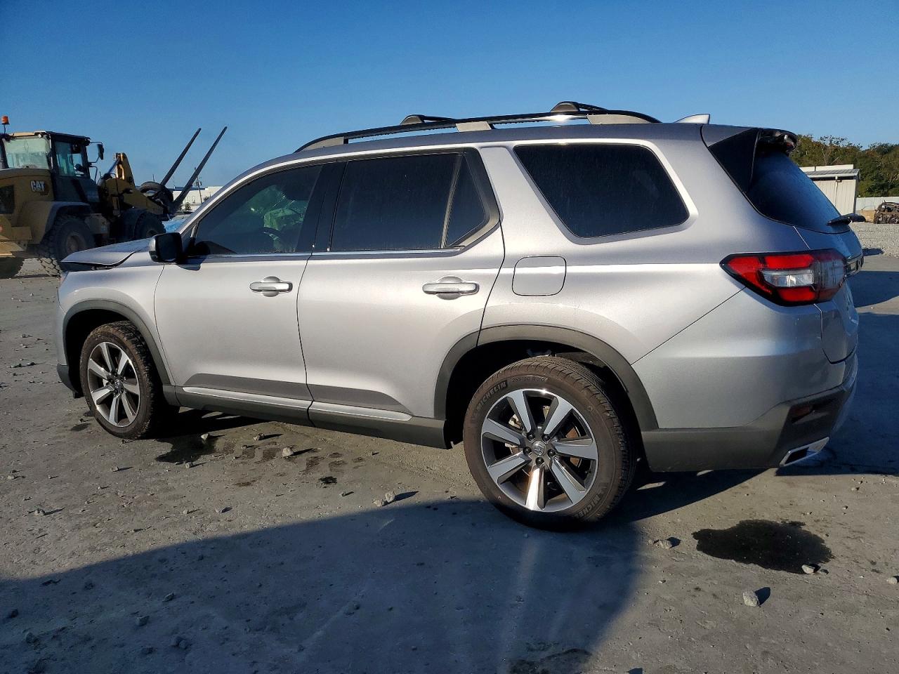 2025 HONDA PILOT TOURING photo 2