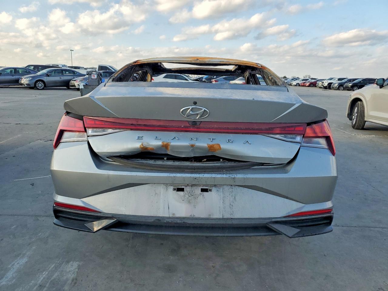 2021 HYUNDAI ELANTRA SEL photo 16