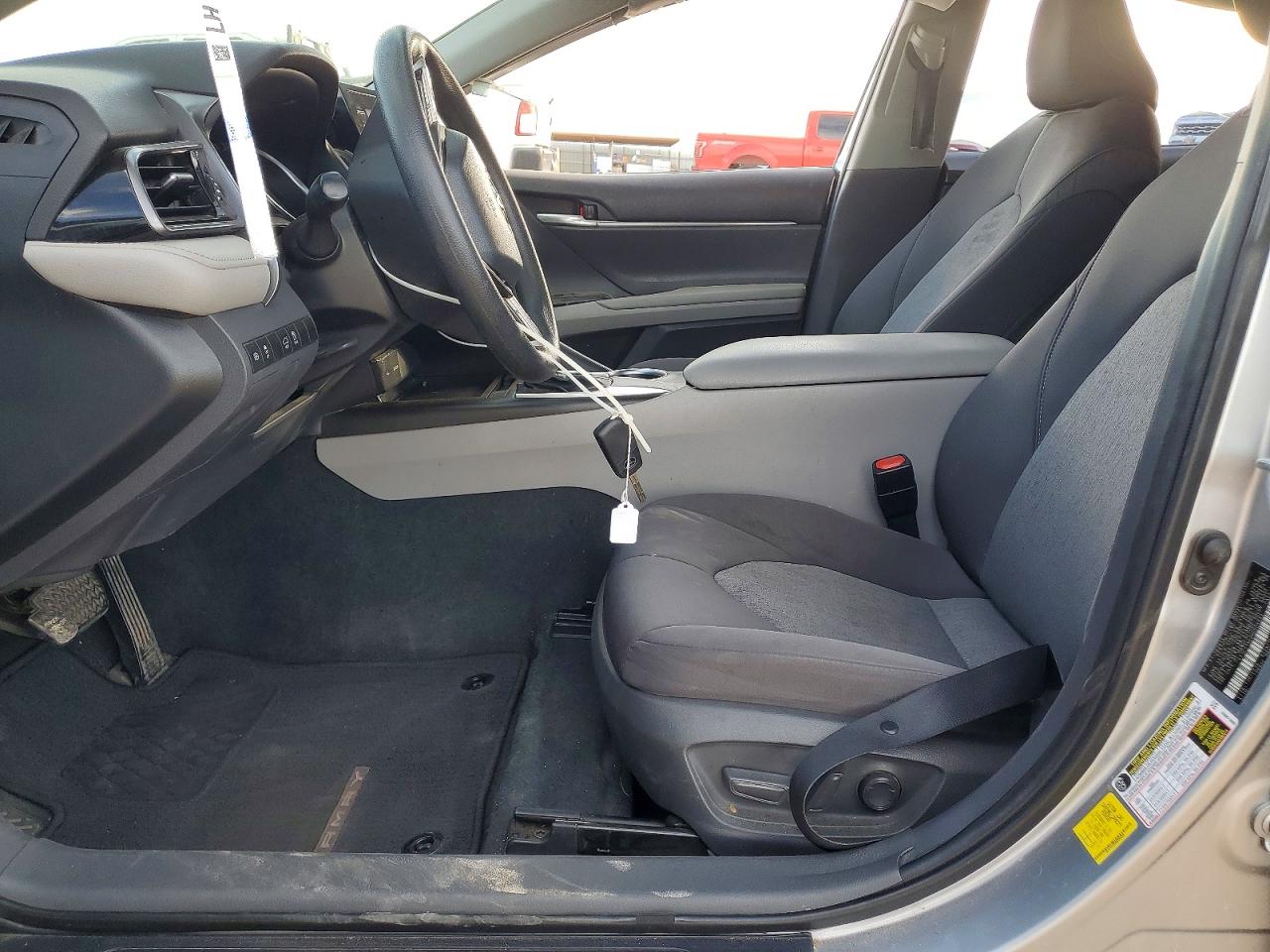 2021 TOYOTA CAMRY LE photo 13