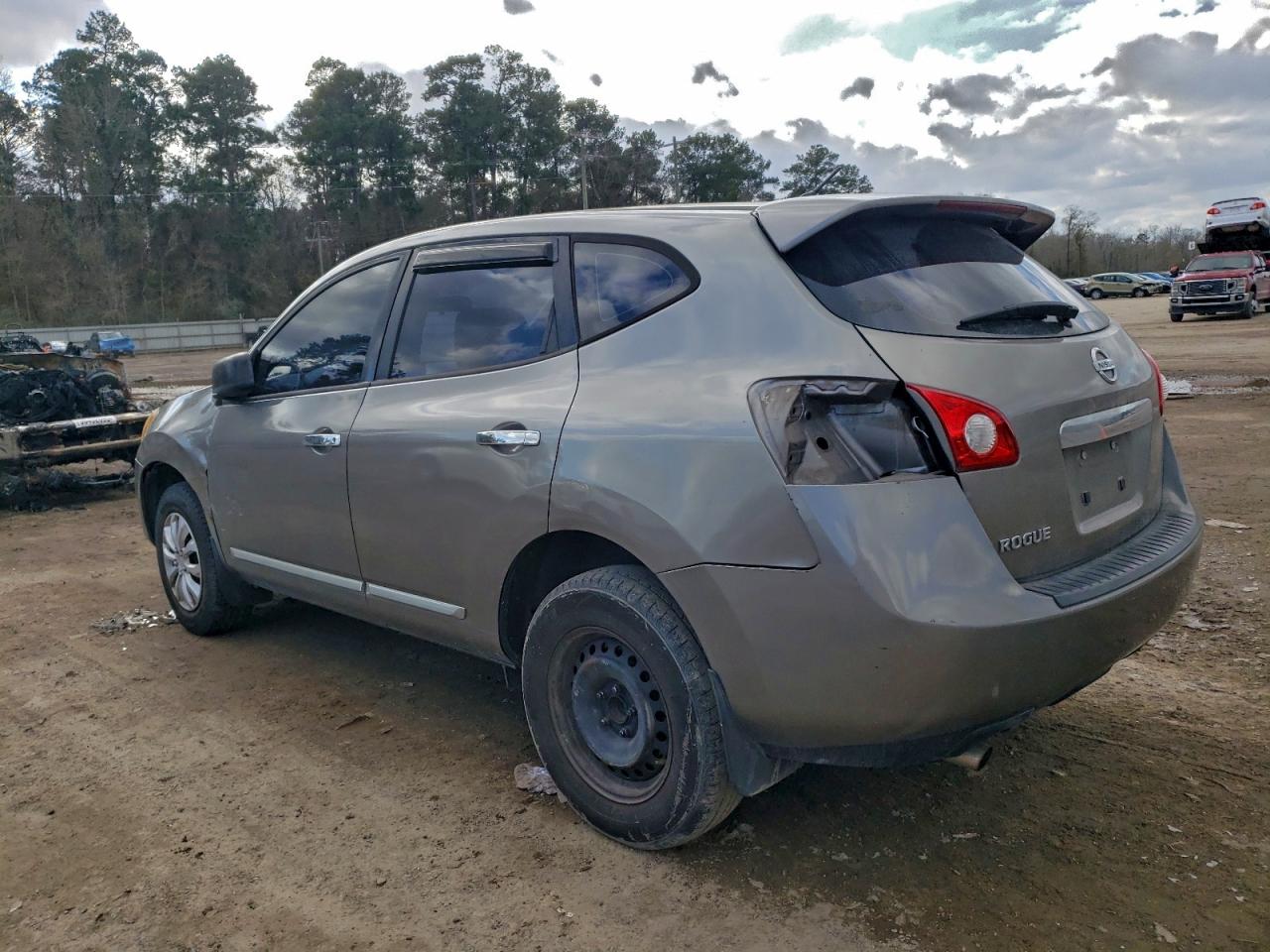2013 NISSAN ROGUE S photo 2