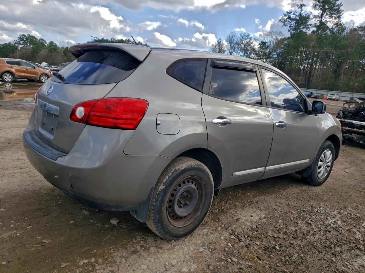 2013 NISSAN ROGUE S photo 3