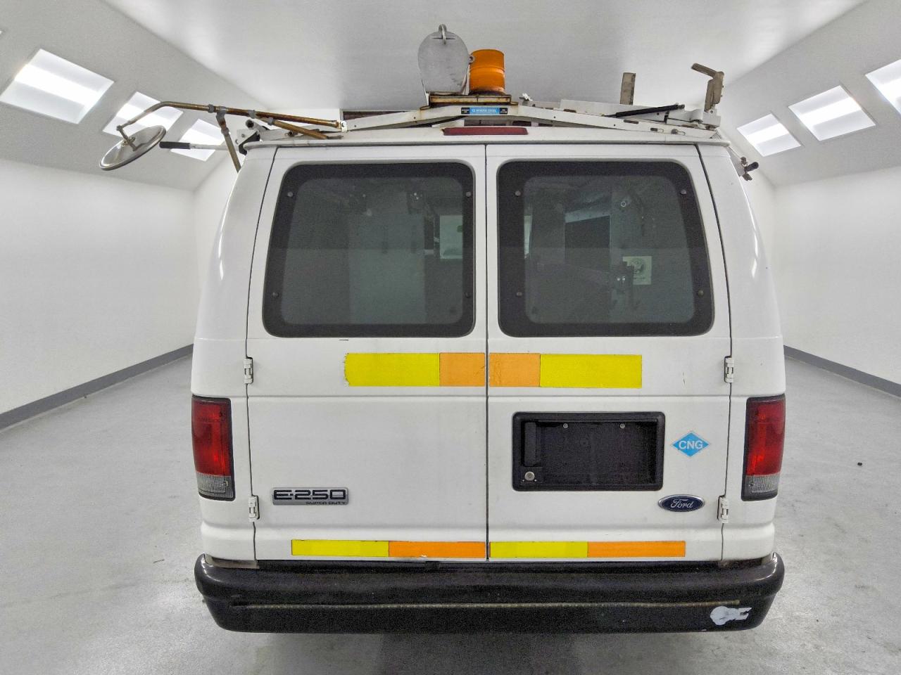 2010 FORD ECONOLINE E250 VAN photo 16