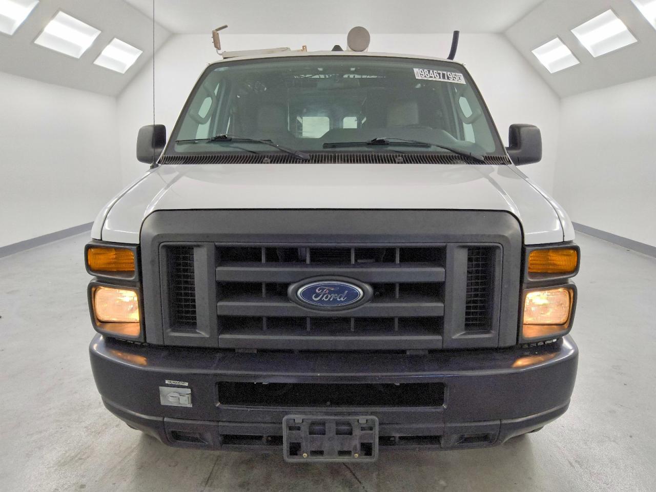 2010 FORD ECONOLINE E250 VAN photo 13