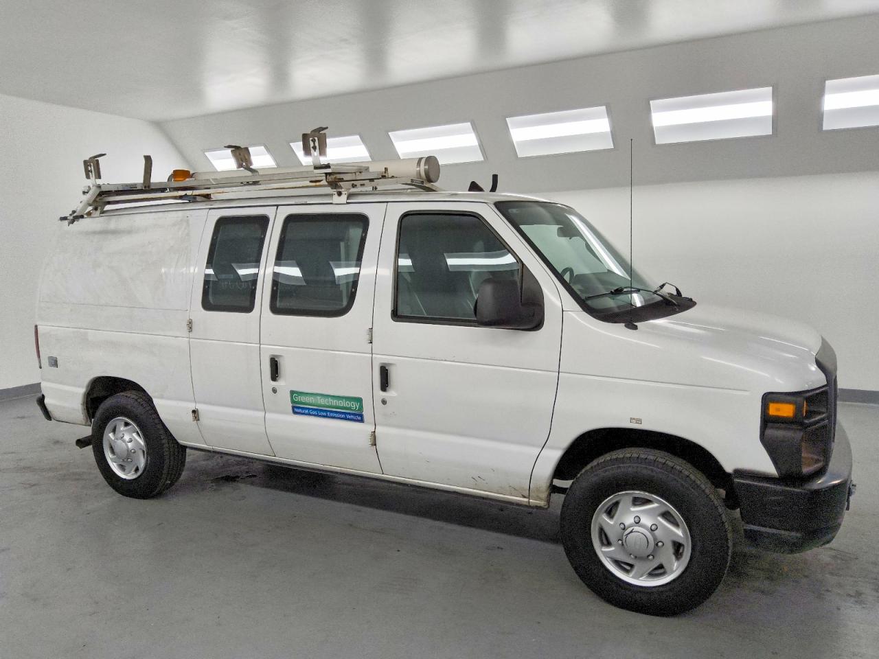 2010 FORD ECONOLINE E250 VAN photo 10
