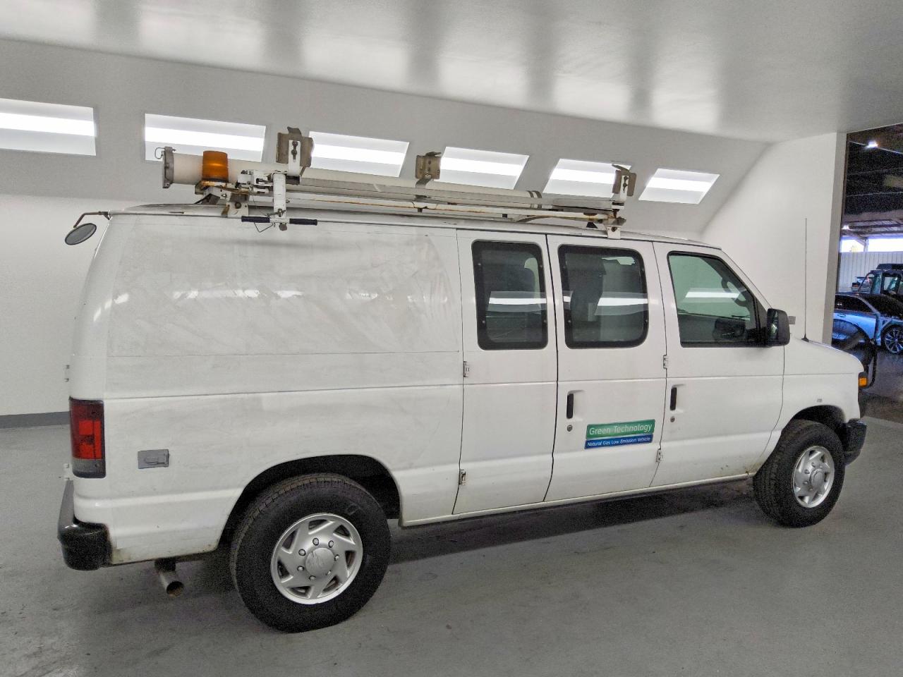2010 FORD ECONOLINE E250 VAN photo 7