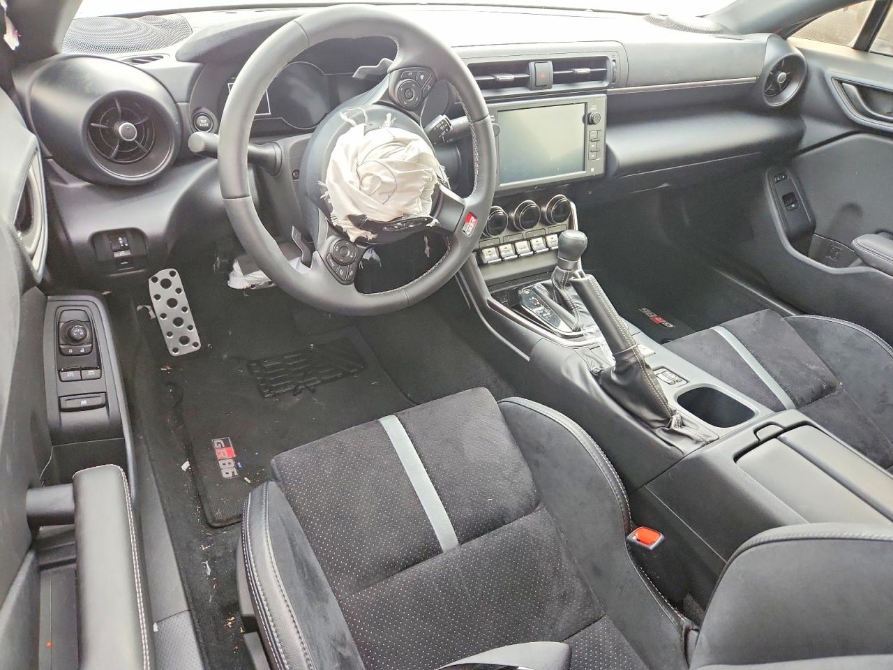 2025 TOYOTA GR 86 photo 8