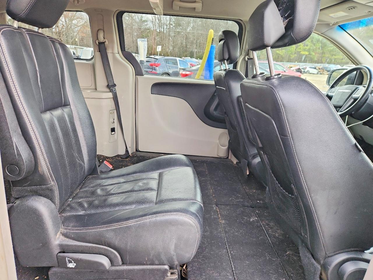 2012 CHRYSLER TOWN & COUNTRY TOURING photo 11
