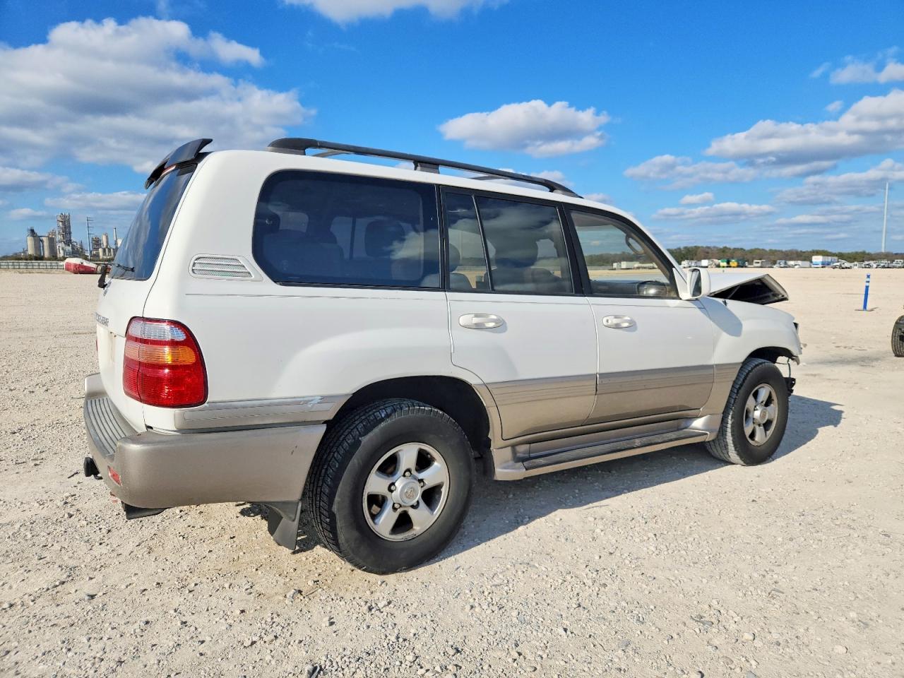 2000 TOYOTA LAND CRUISER photo 3