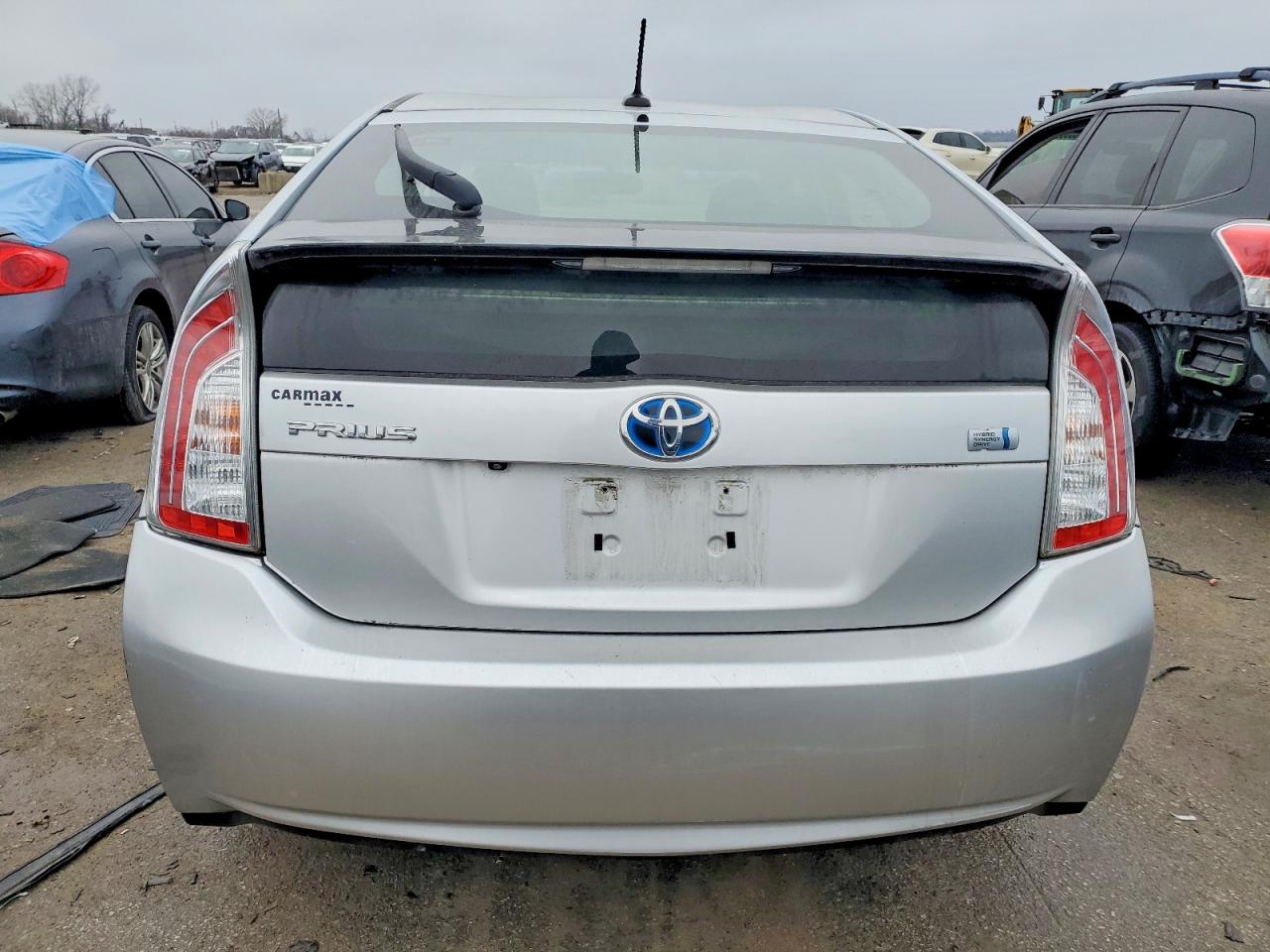 2013 TOYOTA PRIUS photo 6