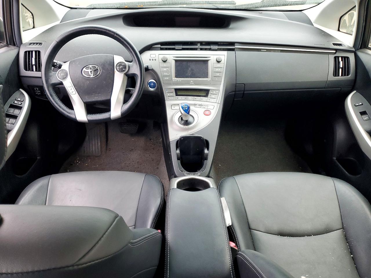 2013 TOYOTA PRIUS photo 8