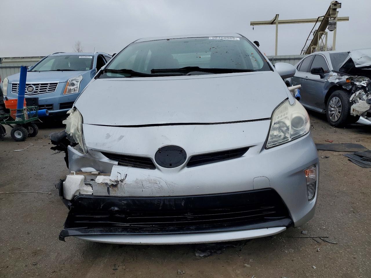 2013 TOYOTA PRIUS photo 5