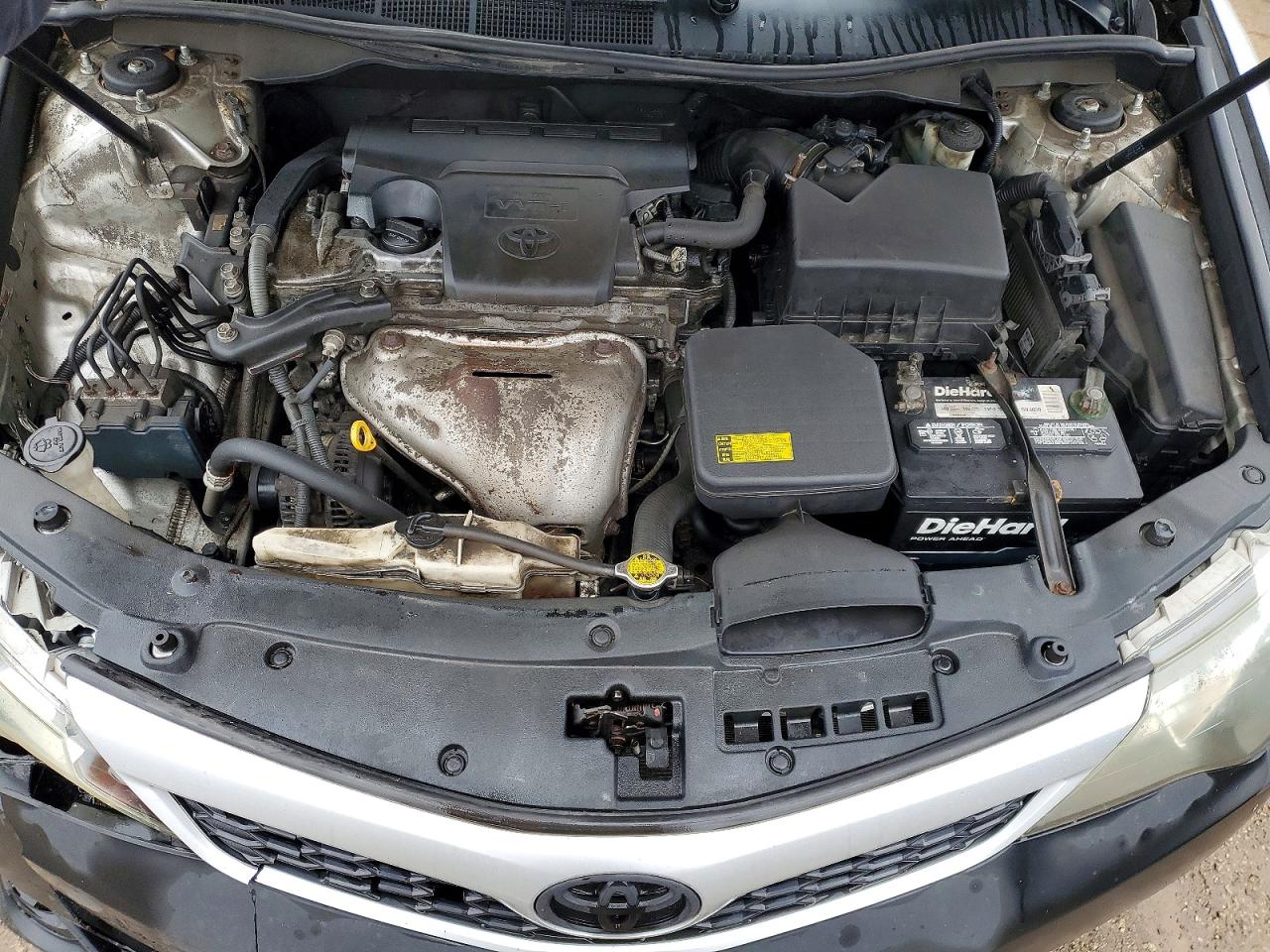 2012 TOYOTA CAMRY photo 11