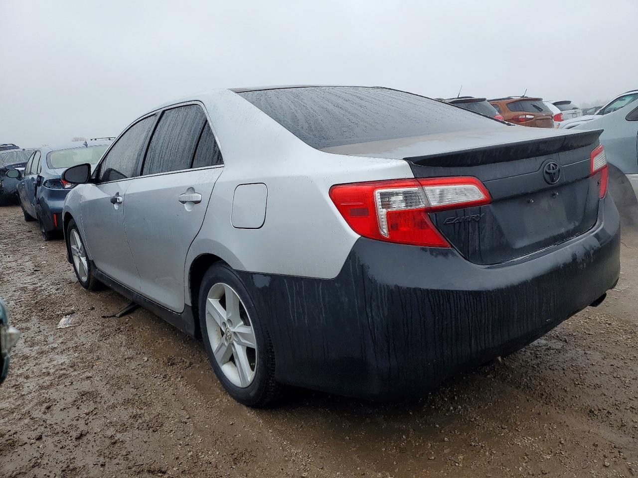 2012 TOYOTA CAMRY photo 2