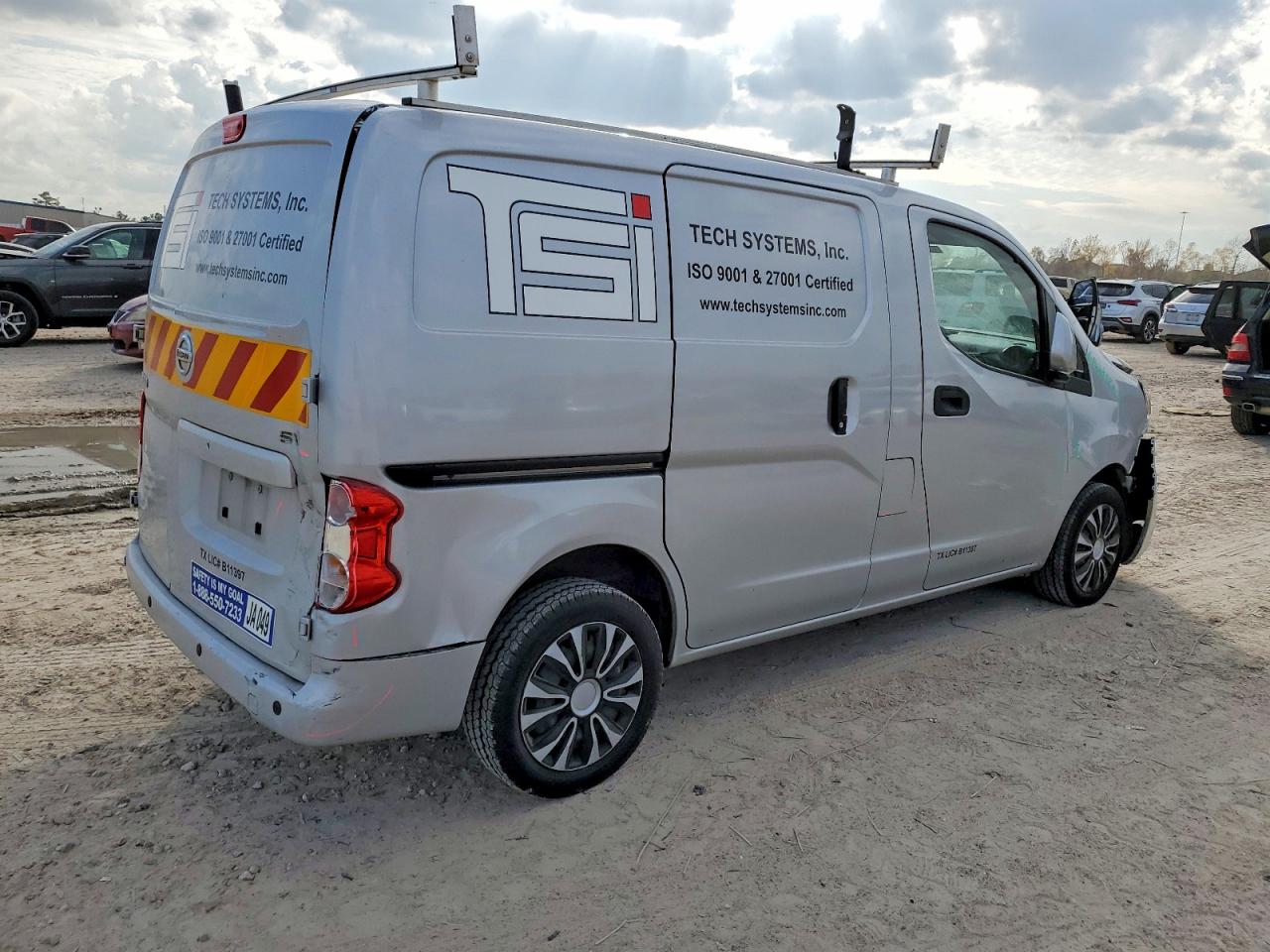 2021 NISSAN NV200 2.5S photo 3