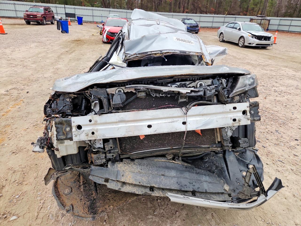 2020 TOYOTA CAMRY LE photo 5