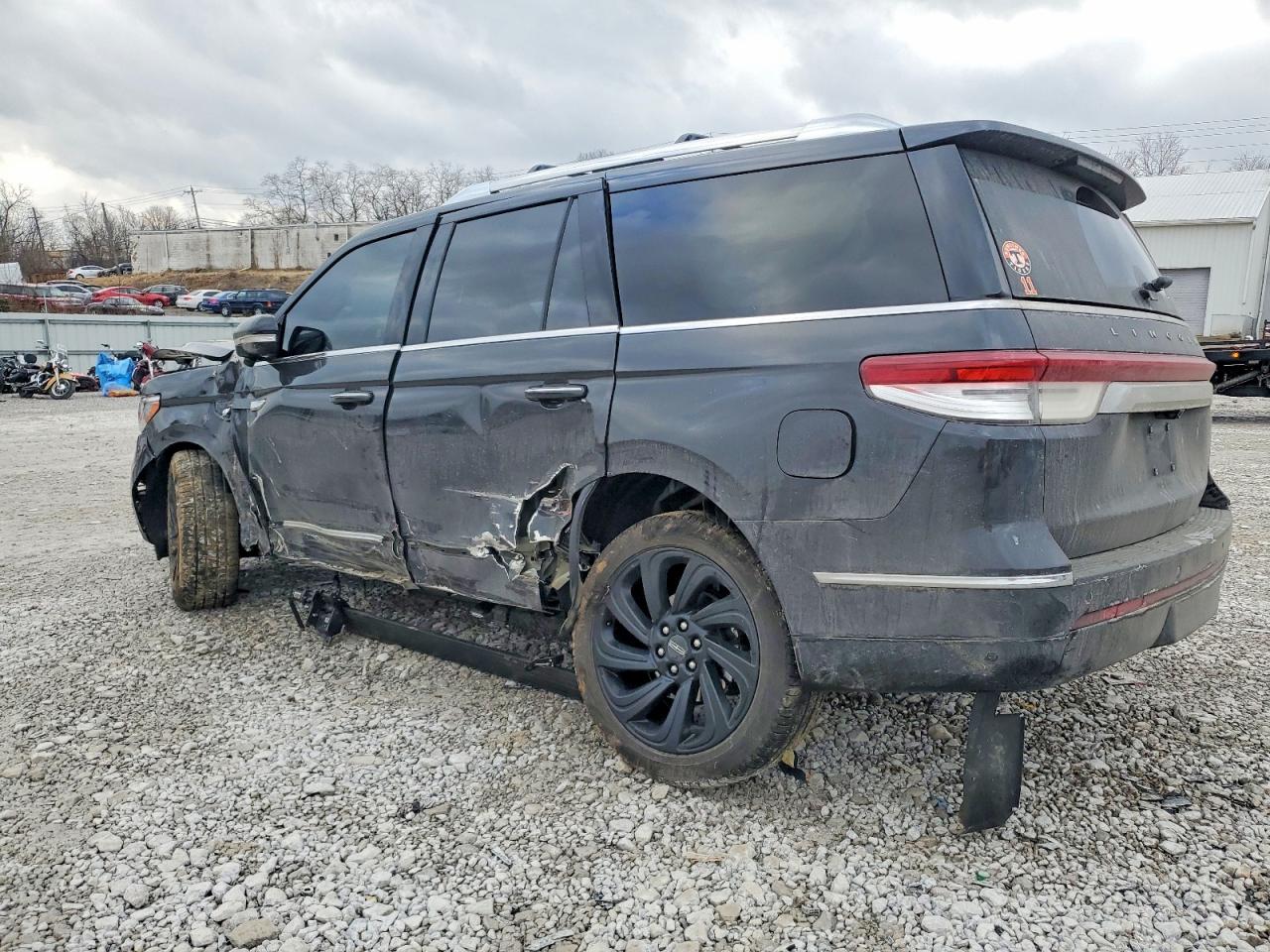 2024 LINCOLN NAVIGATOR RESERVE photo 2