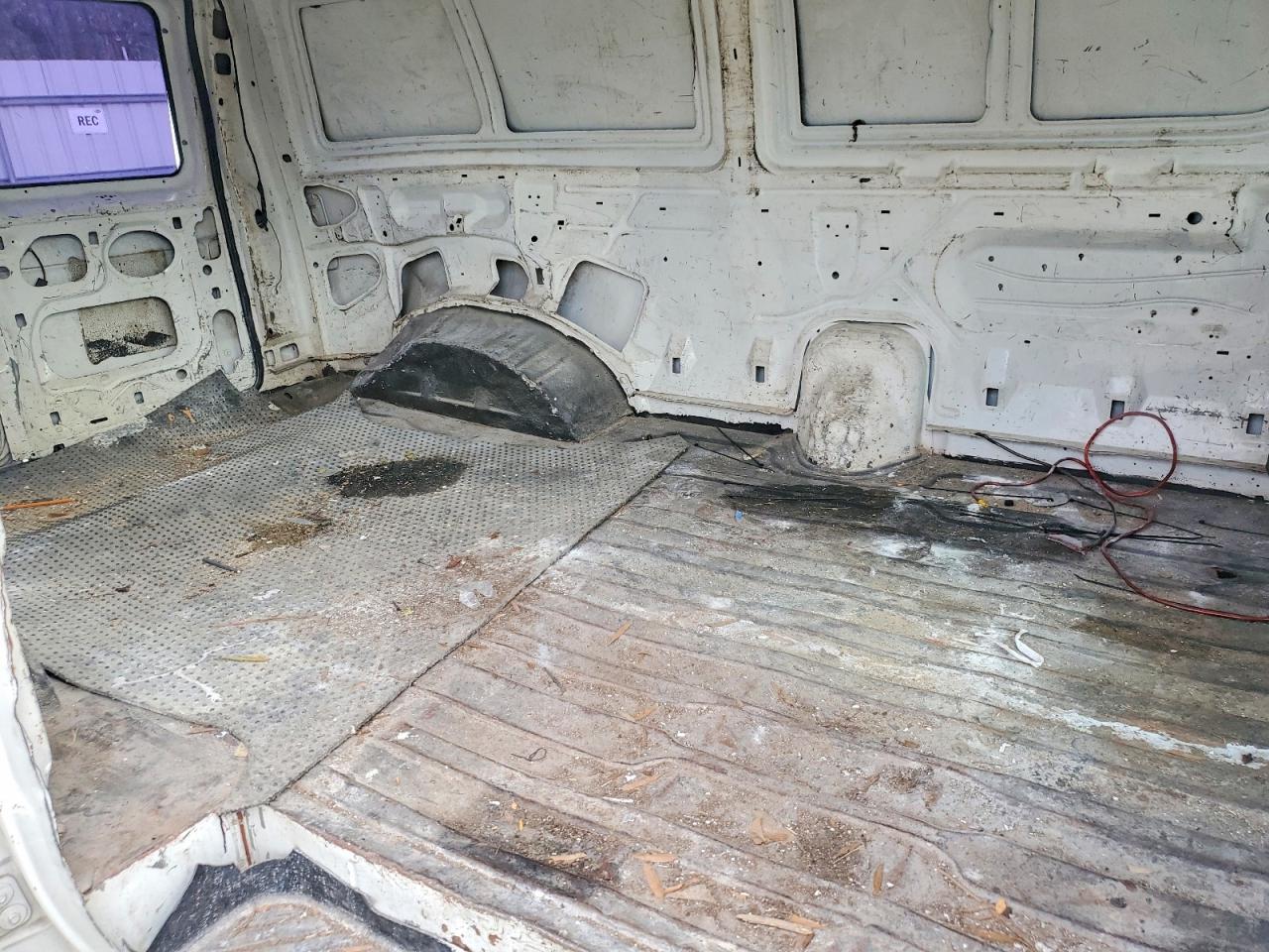 1997 FORD E250 DELIVERY VAN photo 11