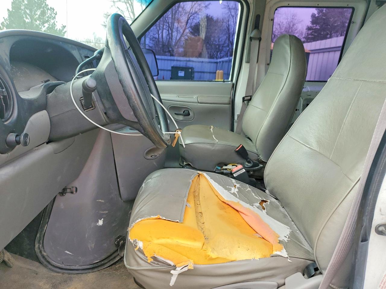 1997 FORD E250 DELIVERY VAN photo 7