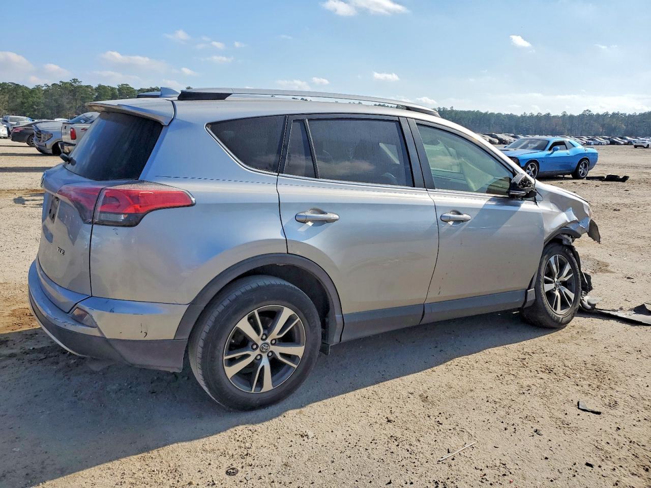 2018 TOYOTA RAV4 ADVENTURE photo 3