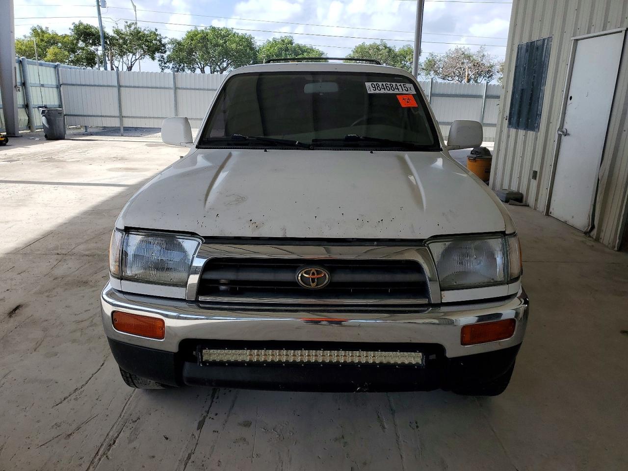 1997 TOYOTA 4RUNNER SR5 photo 5