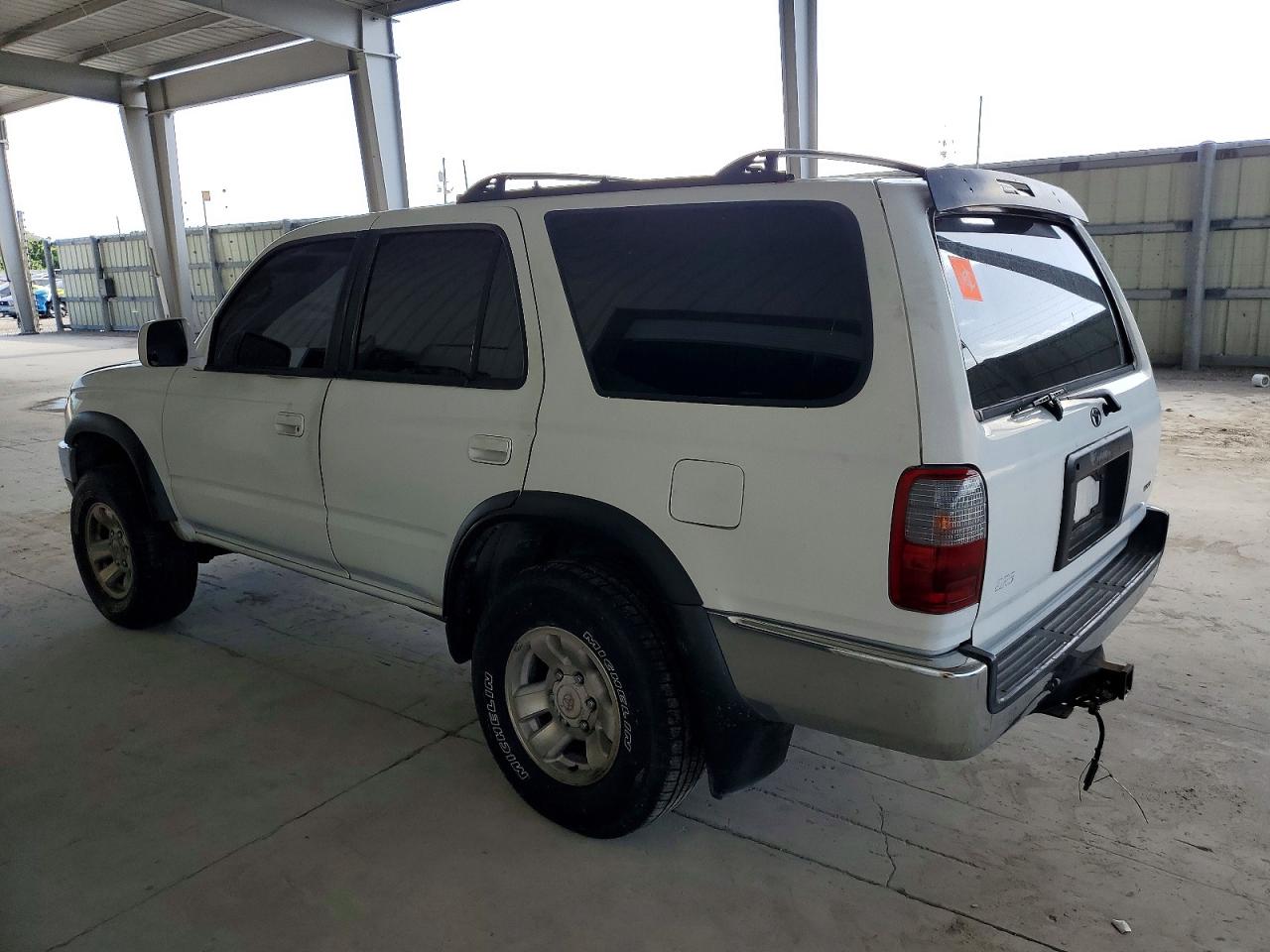 1997 TOYOTA 4RUNNER SR5 photo 2