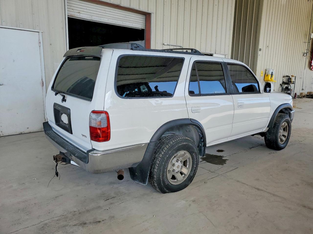1997 TOYOTA 4RUNNER SR5 photo 3