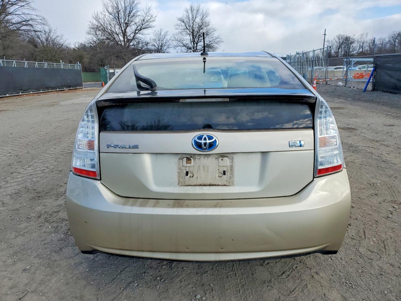 2010 TOYOTA PRIUS photo 6