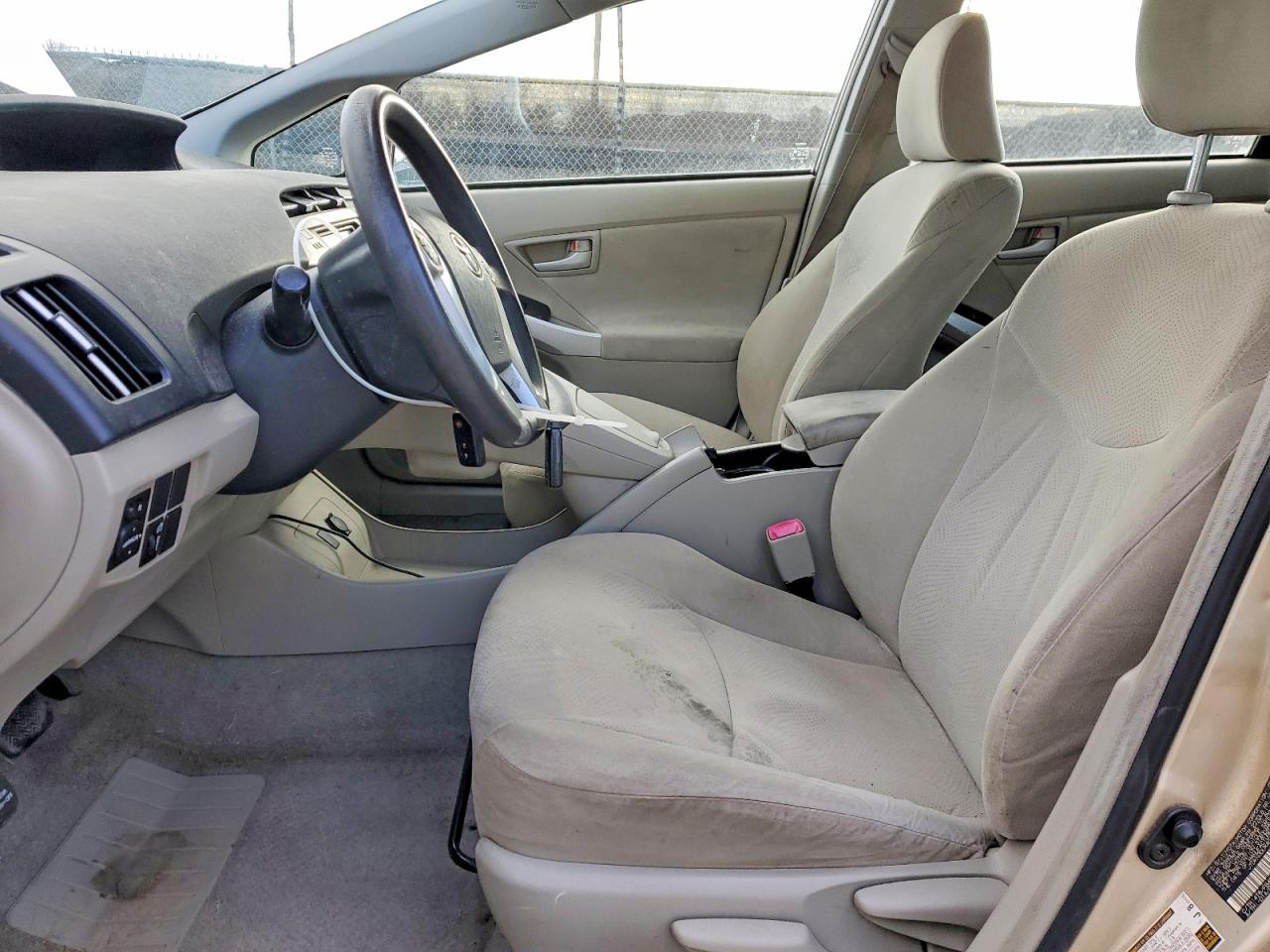 2010 TOYOTA PRIUS photo 7