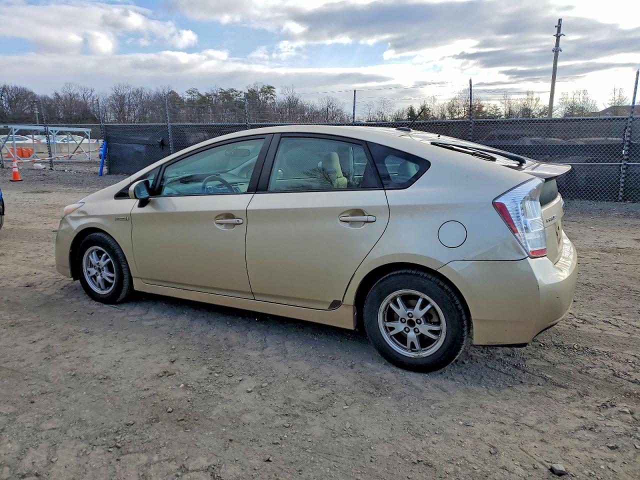 2010 TOYOTA PRIUS photo 2