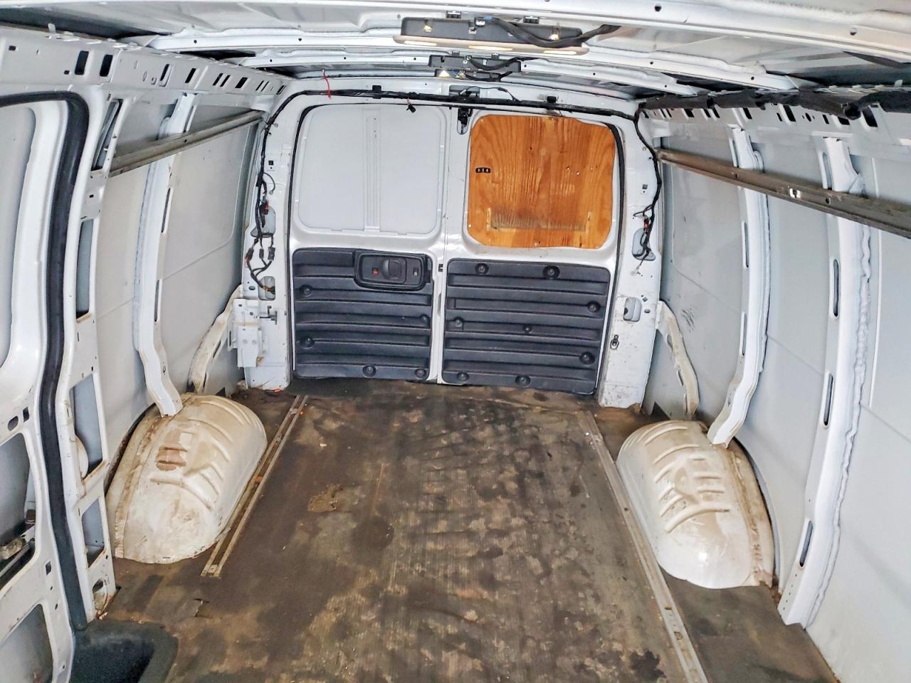 2016 CHEVROLET EXPRESS G3500 photo 10