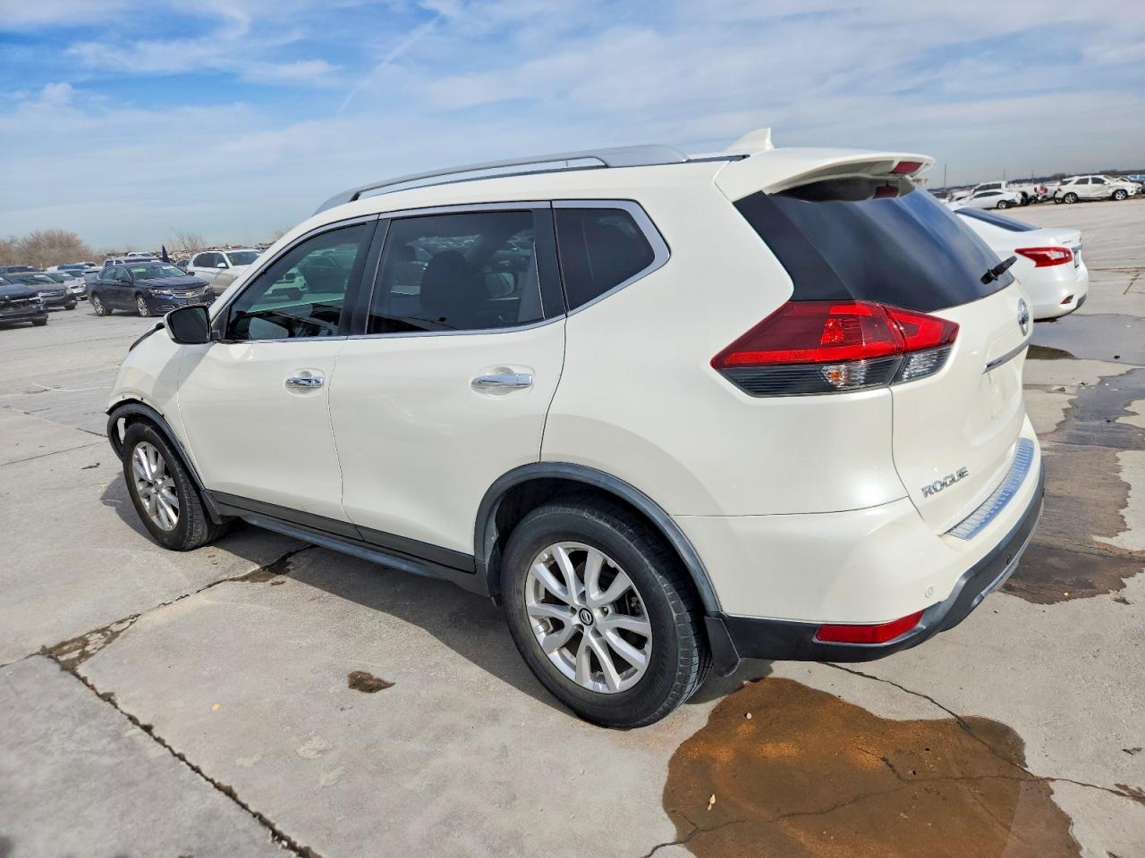 2019 NISSAN ROGUE S photo 2