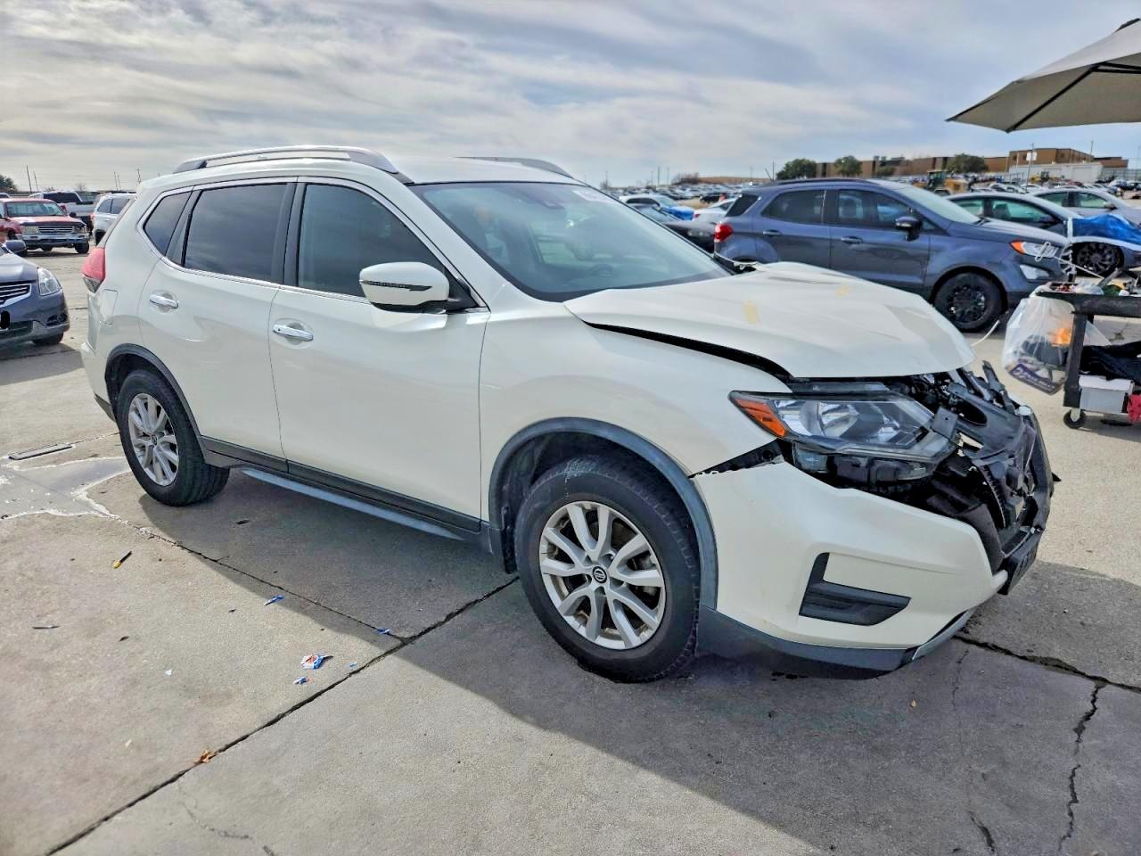 2019 NISSAN ROGUE S photo 4