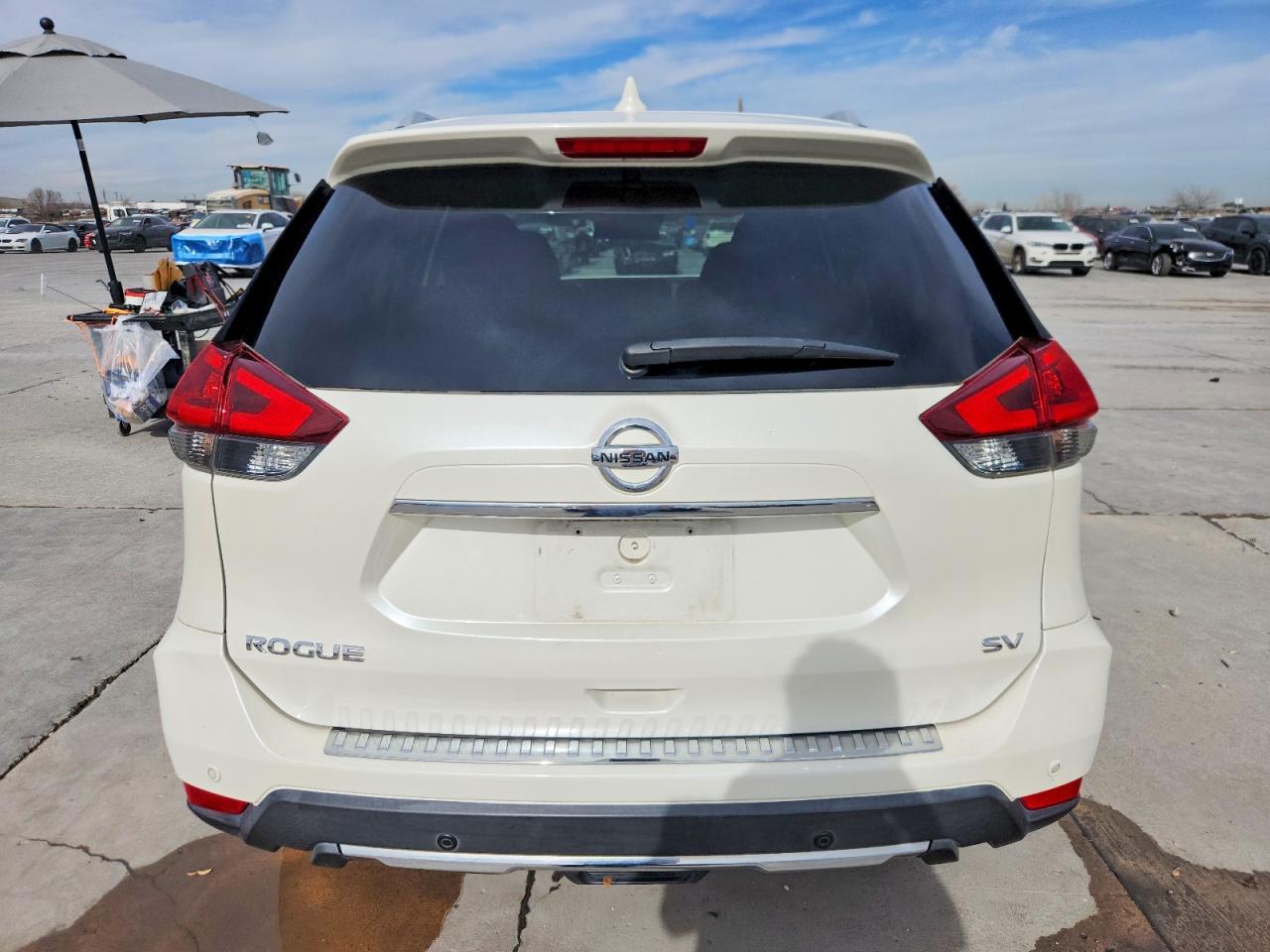 2019 NISSAN ROGUE S photo 6