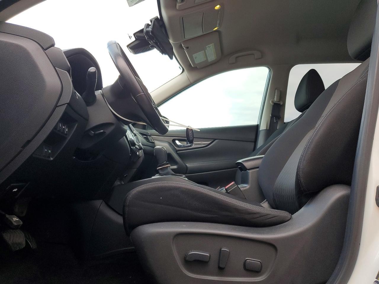 2019 NISSAN ROGUE S photo 7