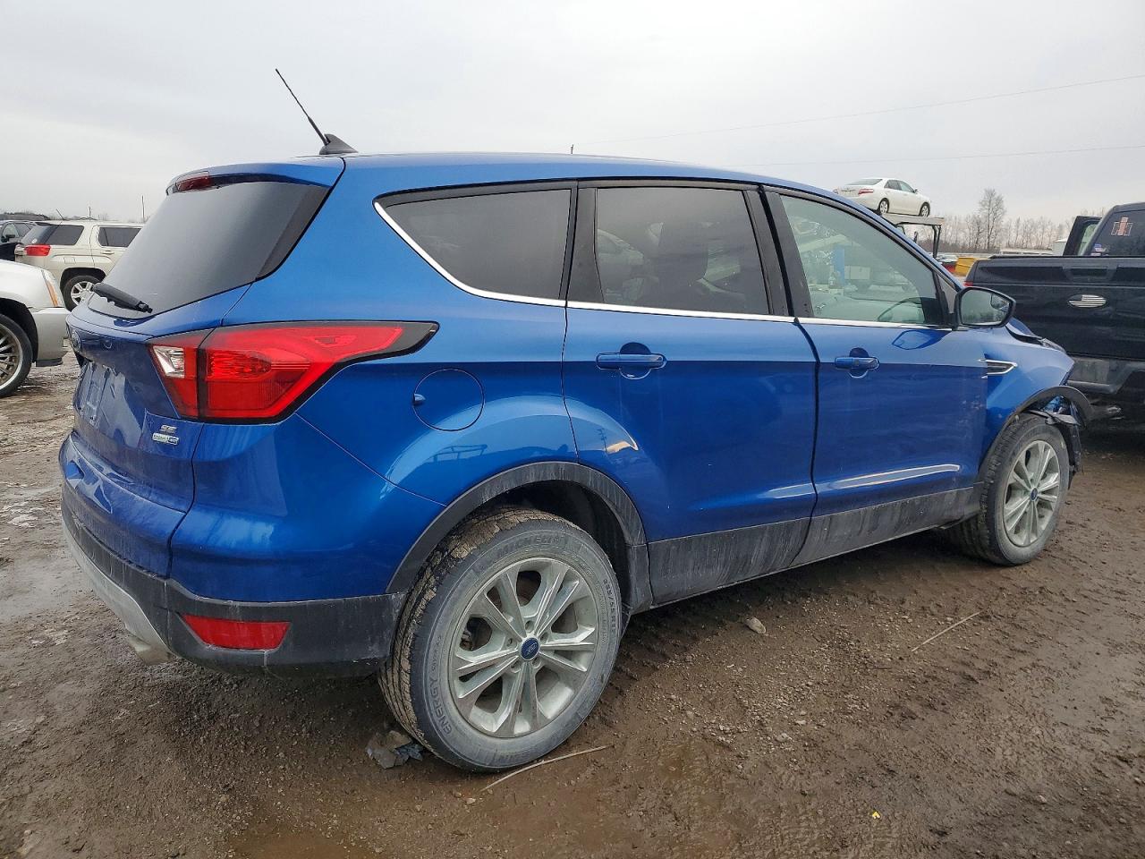2019 FORD ESCAPE SE photo 3
