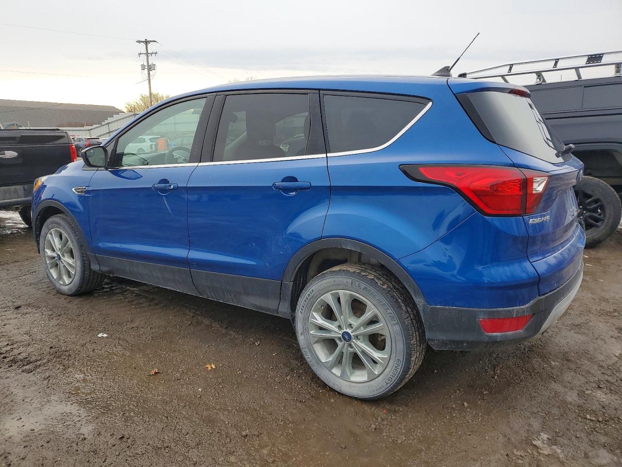 2019 FORD ESCAPE SE photo 2