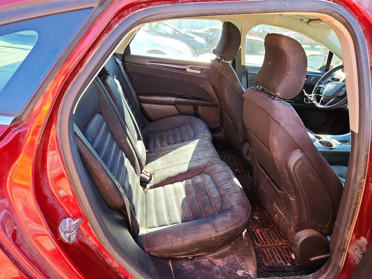 2016 FORD FUSION SE photo 19